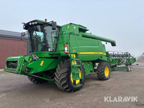 Skördetröska John Deere T660 med 625R skärbord 25Fot