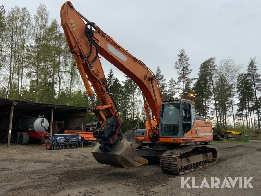 Grävmaskin Doosan DX 255 LC med tiltrotator