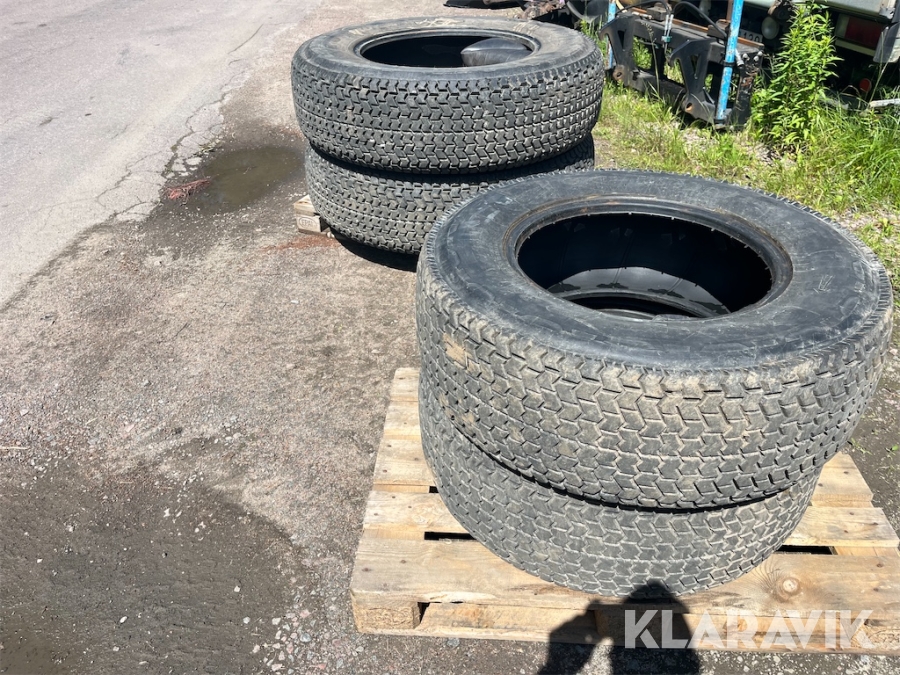 Entreprenaddäck 4st Klebér & Stomil 14.9R28 & 320/70R20 Fram & bakdäck