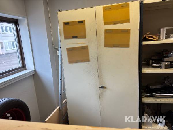 Plåtskåp 1x2.1m