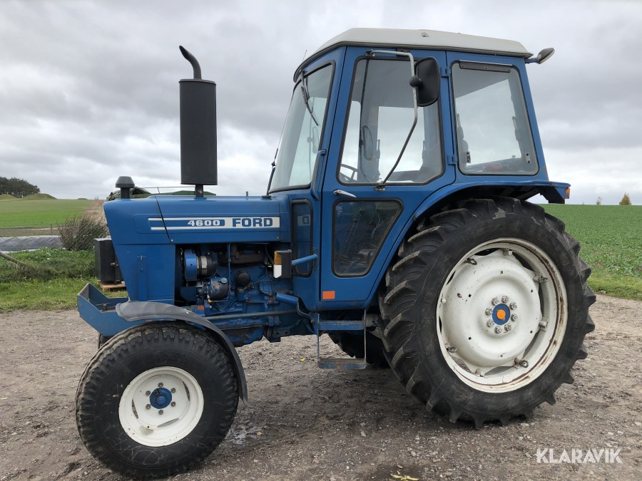 Veterantraktor Ford 4600