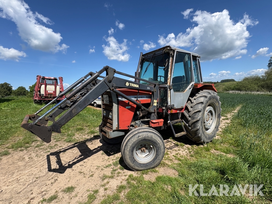 Traktor Massey Ferguson 690 Med hydrauliskfrontlastare