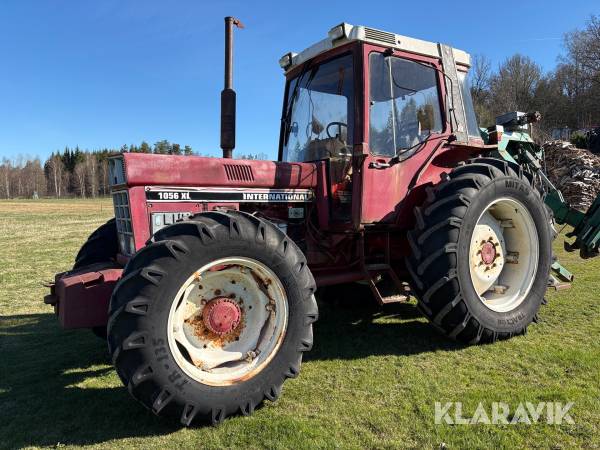 Traktor Case IH 1056 XL