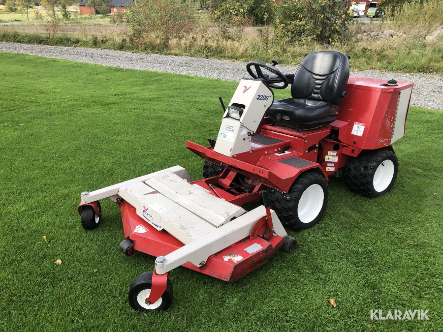 Gräsklippare / Redskapsbärare Ventrac 3200