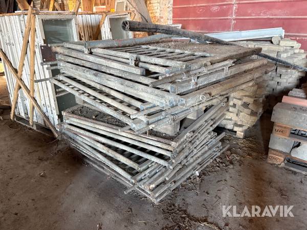 Stallinredning / Grindar ca 20st