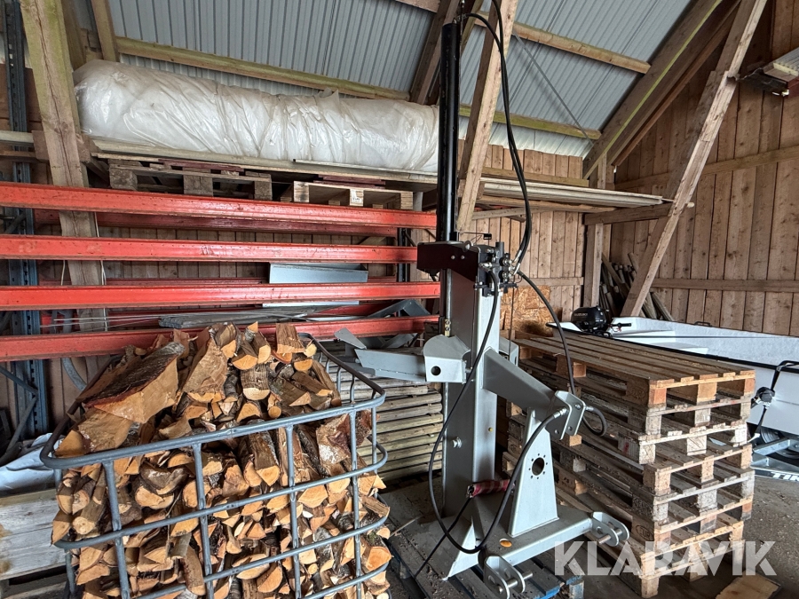 Hydraulisk vedklyv stående