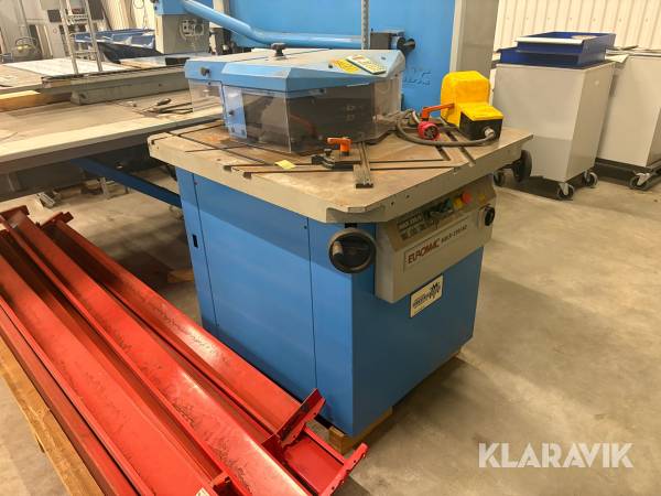 Hörnsax med stanscombi Euromac Multi 220 / 6 R