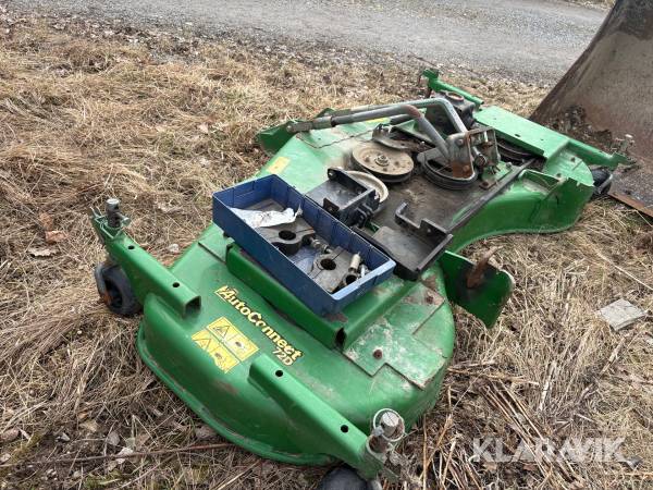 Gräsklipparaggregat och uppsamlare John Deere