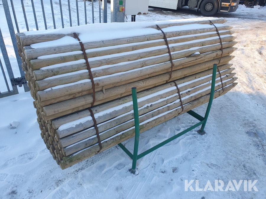 Stängselstolpar 3m långa Impregnerade 96 st