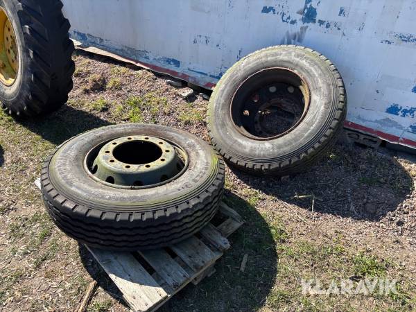 Lantbruksdäck med fälg Taurus 11R22.5 2 st