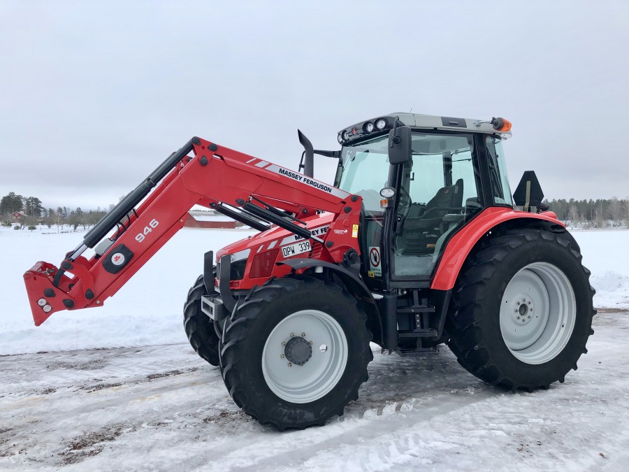 Traktor MF 6455 med Lastare