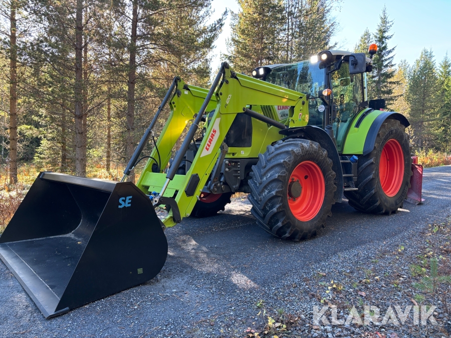 Traktor Claas Arion 460 med flera redskap