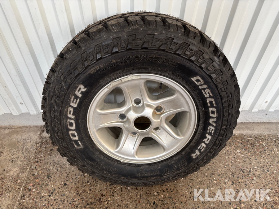 Komplett däck med fälg Cooper Discovery 235/85 R16