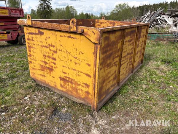 Container med lyftöglor och redskapsfäste