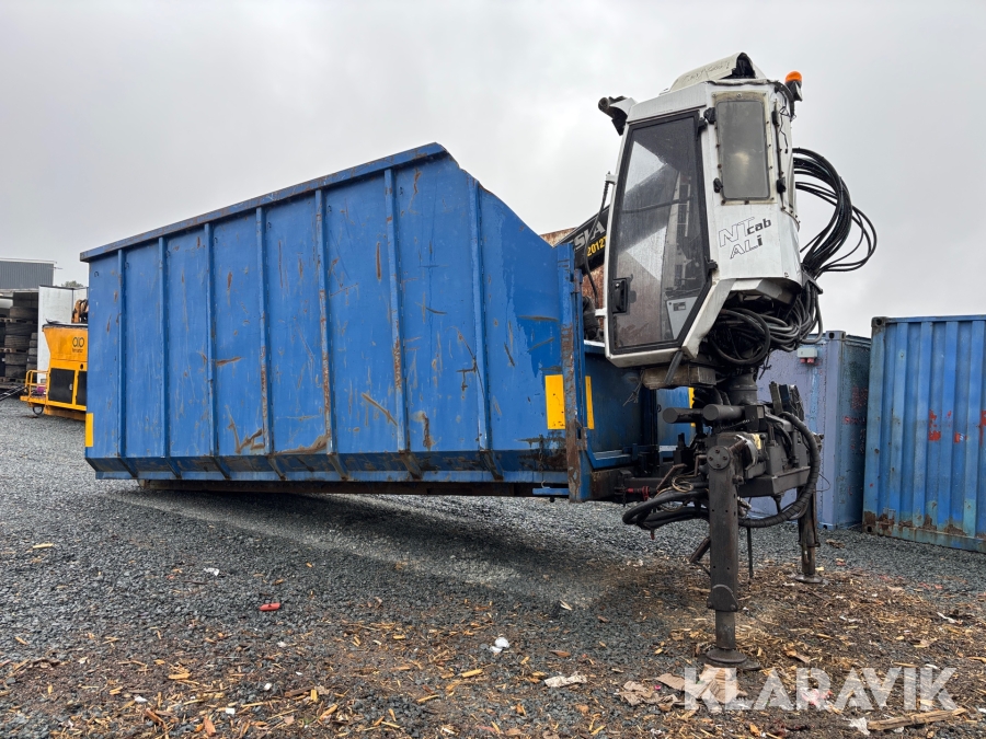 Lastväxlarflak med timmerkran Kesla T2012