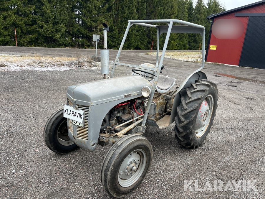 Traktor Ferguson Tea