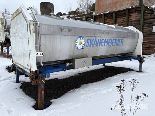 Mjölktank / vattentank på containerflak