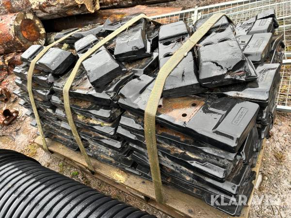 Gummipads till grävmaskin ca 90 st