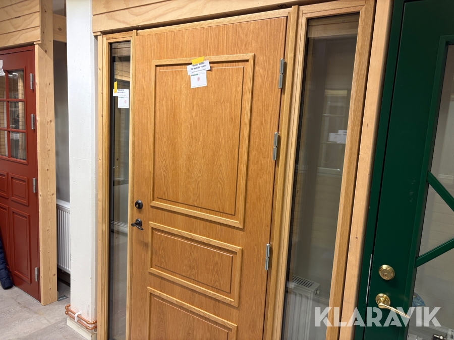 Ytterdörr med sidoljus ek Nordiska Fönster Solsidan Ek Passiv