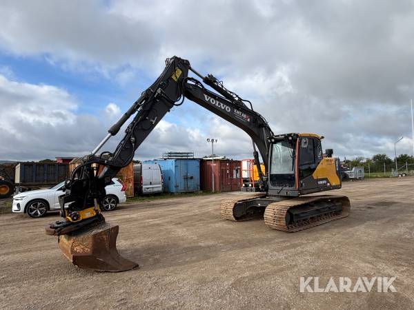 Grävmaskin Volvo EC140EL med skopa och tiltrotator