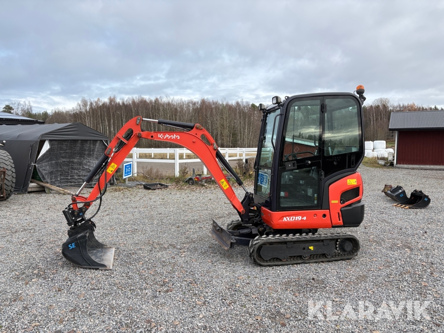 Grävmaskin Kubota KX019-4 med släp