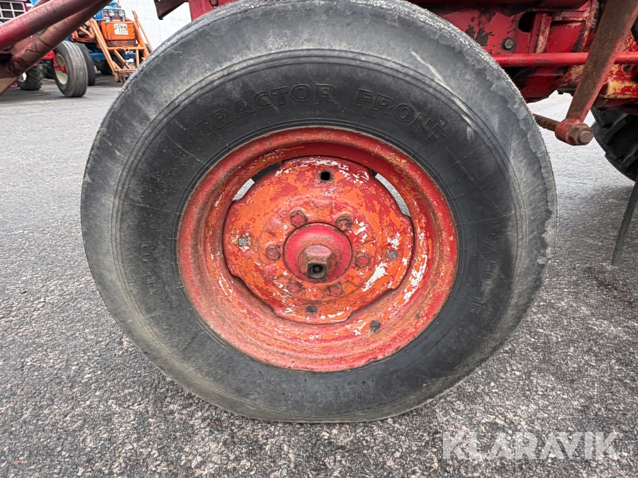 Traktor Volvo BM 400 med frontlastare