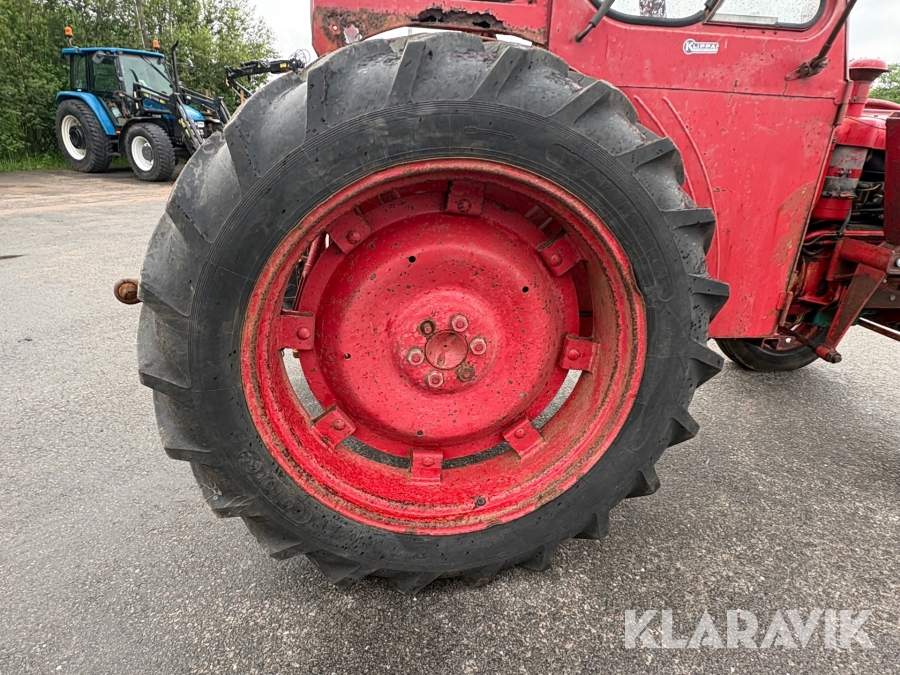 Traktor Volvo BM 400 med frontlastare