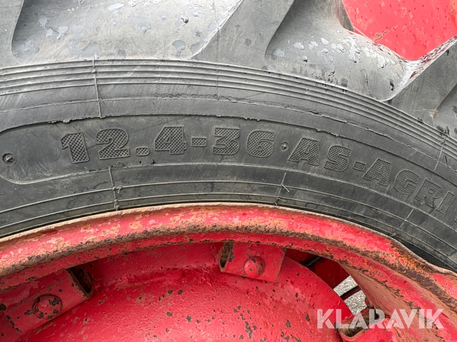 Traktor Volvo BM 400 med frontlastare