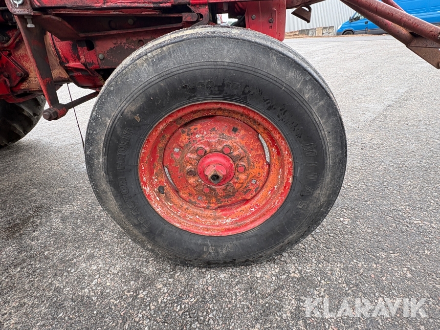 Traktor Volvo BM 400 med frontlastare