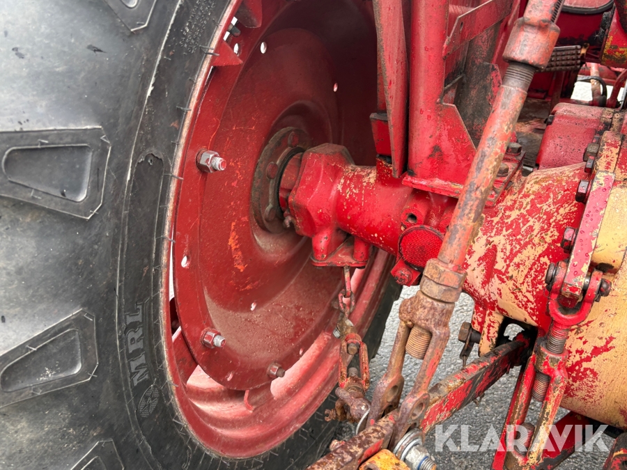 Traktor Volvo BM 400 med frontlastare