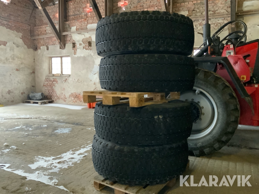 Entreprenadhjul med dubb Volvo L50E HILO BWYNL 17.5R25 4st