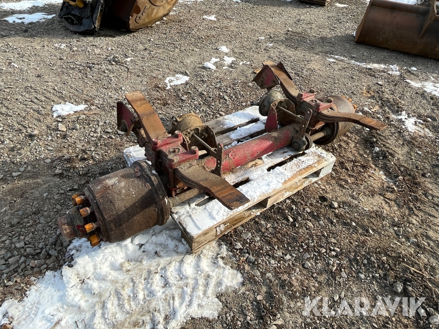 Axel med fjäderpaket & trumbromsar BPW