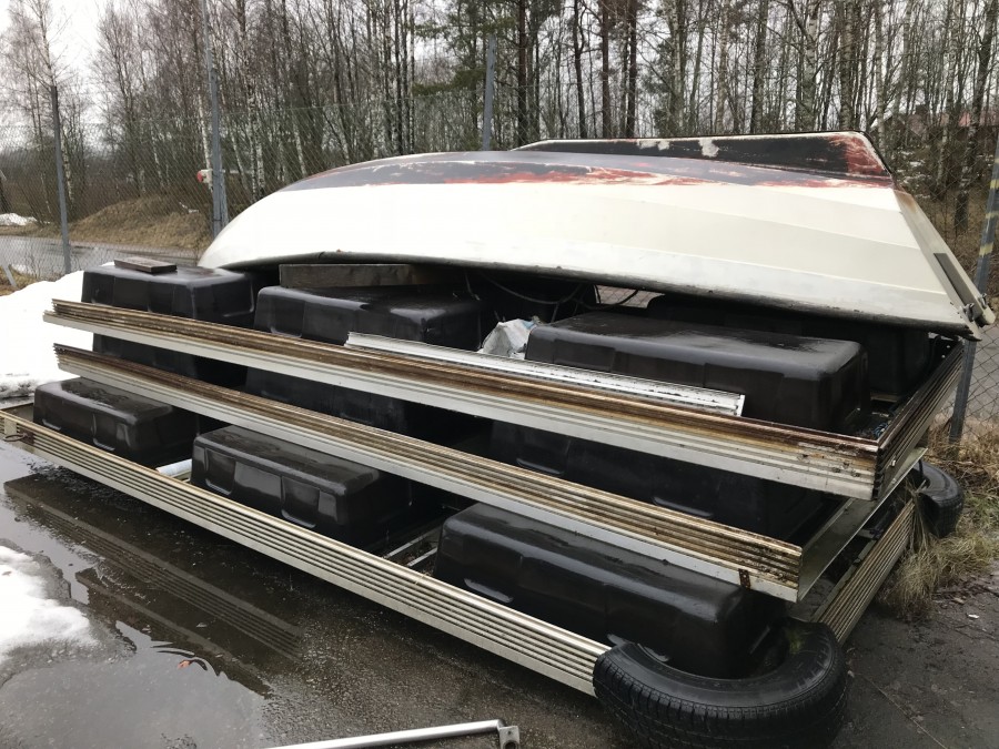 Båt / Glasfibereka + aluminiumbrygga