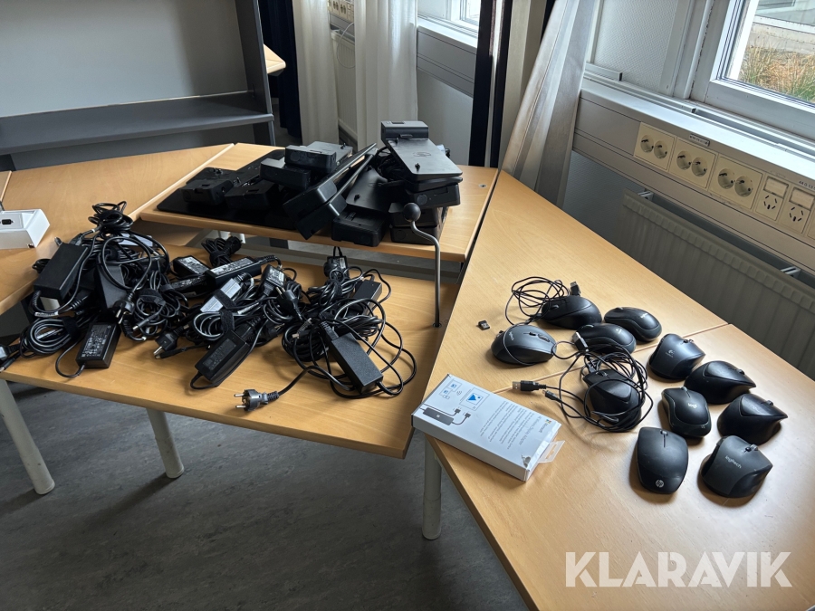 Strömkablar och dockningsstationer HP stort parti