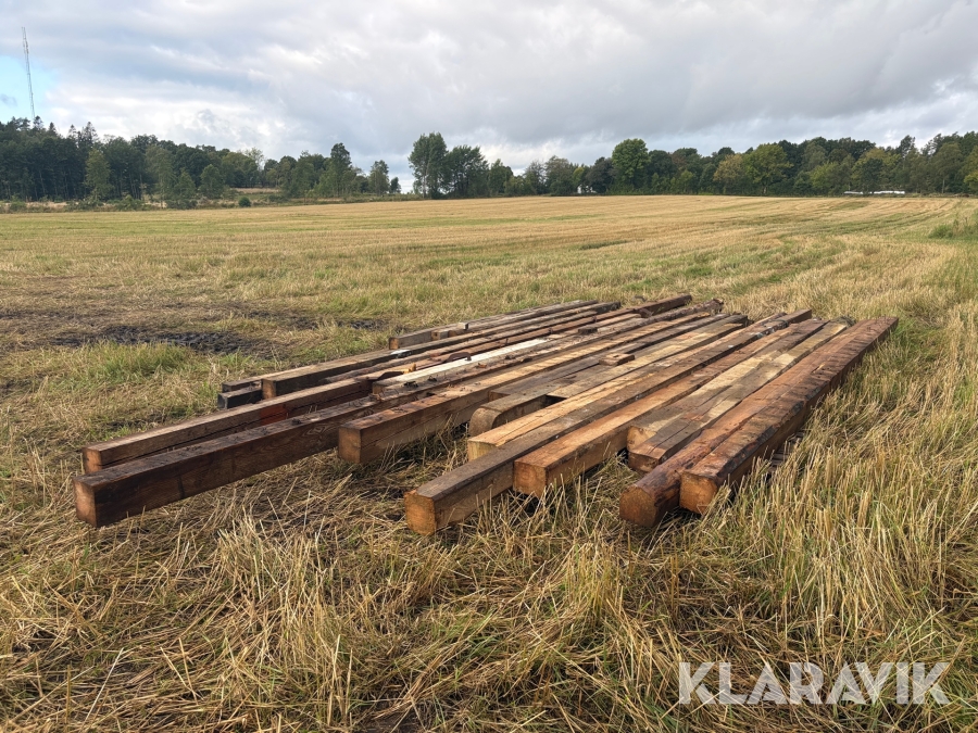 Träbjälkar 18 st