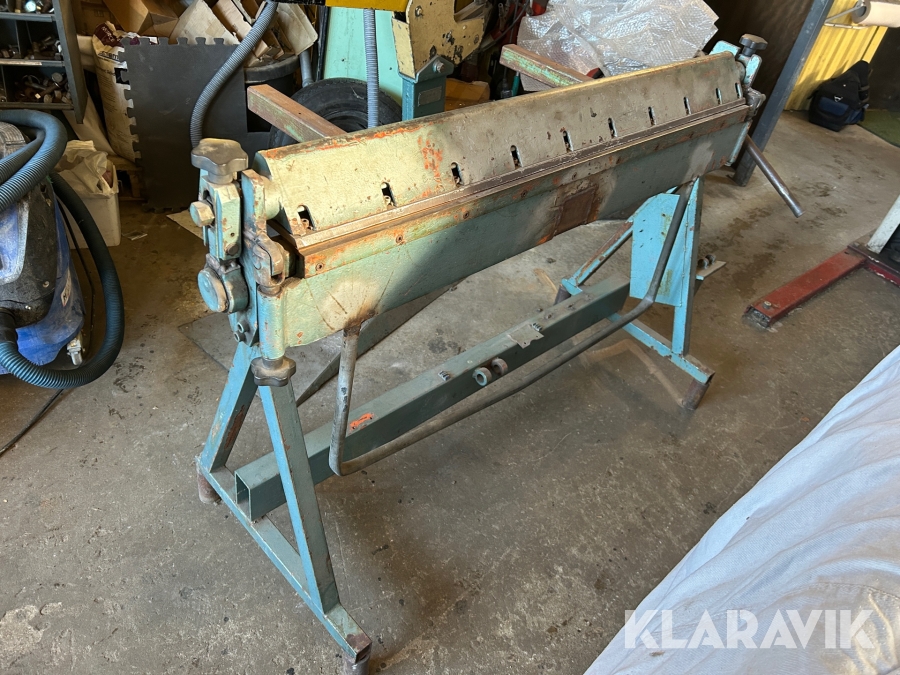 Plåtbockningsmaskin