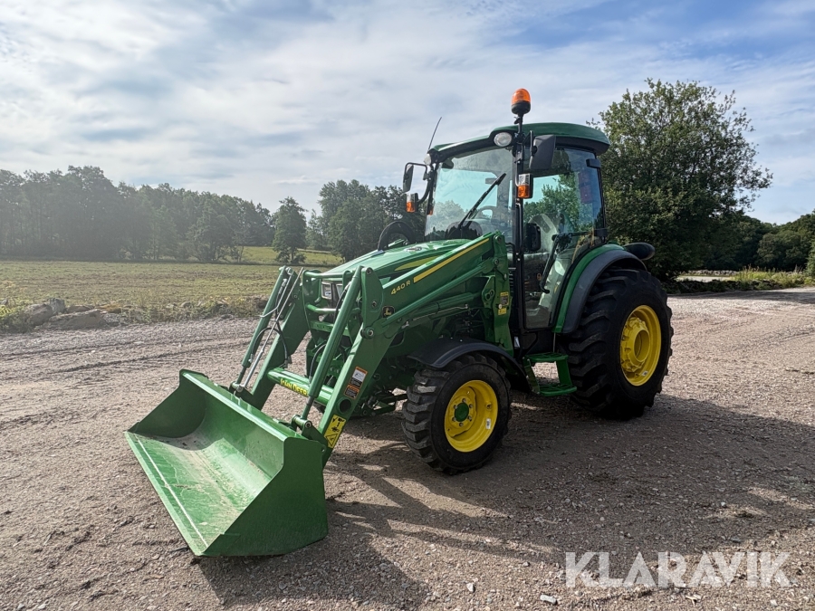 Traktor John Deere 4052R med frontlastare