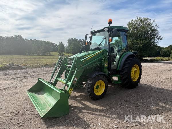 Traktor John Deere 4052R med frontlastare