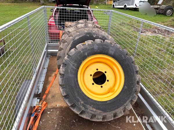 Däck på fälg 340/80-18 4st