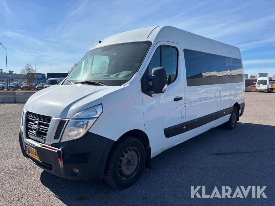 Minibuss Nissan NV400