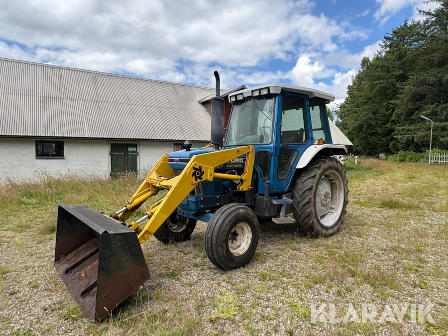 Traktor Ford 5610 II med frontlastare och skopa