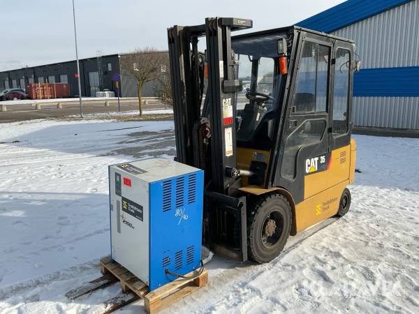 Truck CAT EP35K-PAC