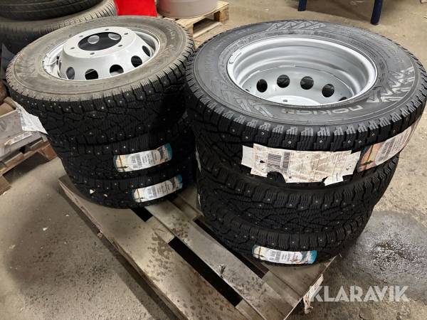 Vinterdäck på fälg Nokian 205/75R16C 6st 