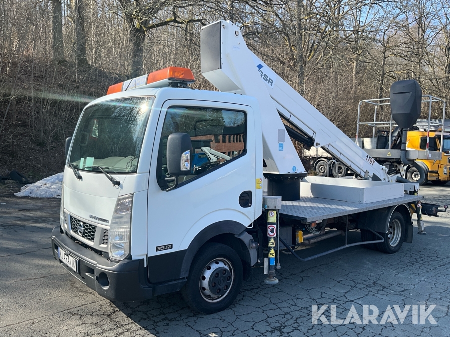 Billift Nissan NT 400 med GSR-lift