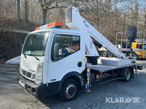 Billift Nissan NT 400 med GSR-lift