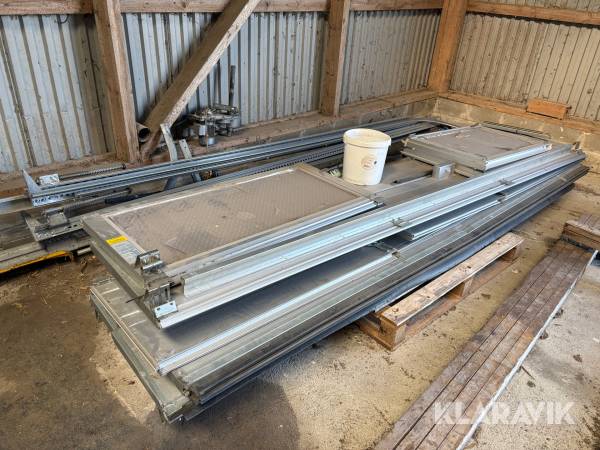 Takskjutsport med gångdörr Lindab 3,5x3,5m med motor