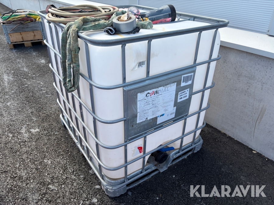 IBC-tank med dränkbar pump