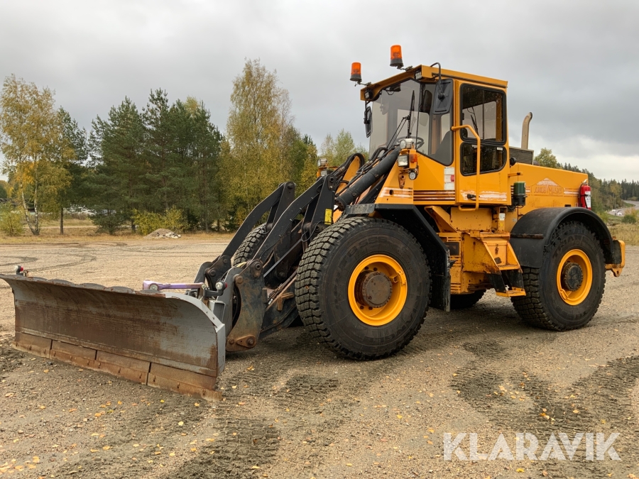 Lastmaskin Ljungby L14 med Holms snöplog 3.2m