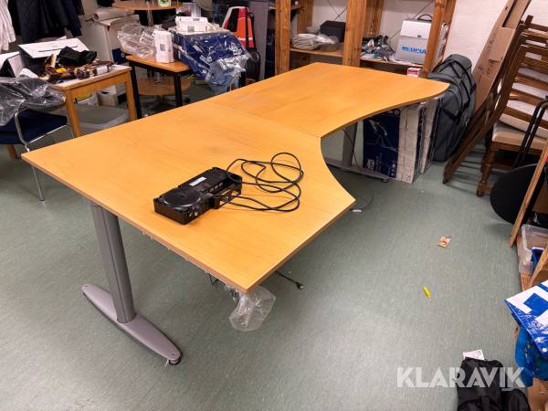 Skrivbord Kinnarps höj & sänkbart