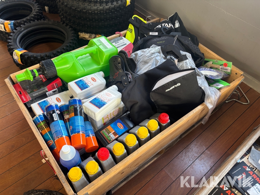 Parti med crossdelar / tillbehör